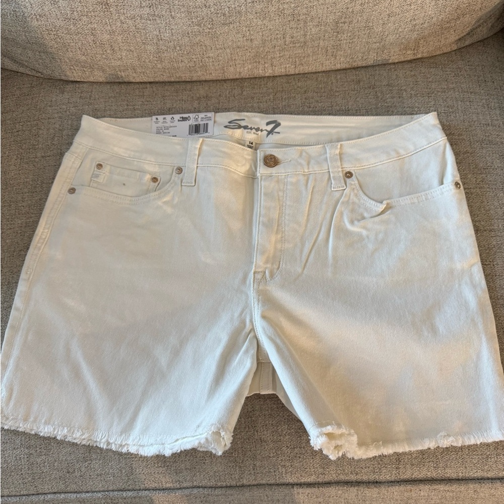 Seven7 Women's Cream Jean Shorts